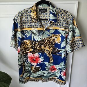 Men's UO Jungle Print Satin Short Sleeve Button-Down Shirt